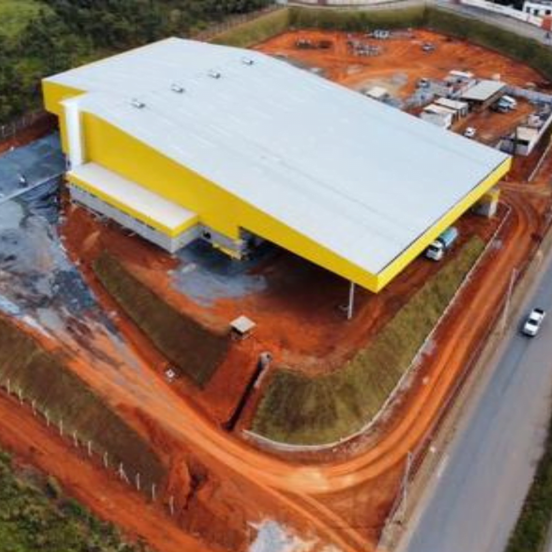 LR EMPREENDIMENTOS - Supermercados BH Sete Lagoas-MG - 6.000m2 - 9 metros de pé direito - Telhas zipadas, com Domus e Lanternim Robert - Sete Lagoas-MG